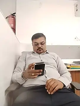 Show modela Desi_Gujju_Boy na web-kameri