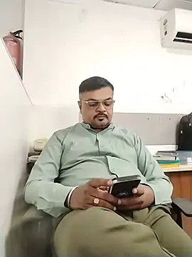 Desi_Gujju_Boy Шоу с уебкамера