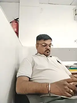Show modela Desi_Gujju_Boy na web-kameri