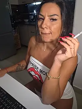 hot-babygirl Adlı Modelin Canlı XXX Sohbeti
