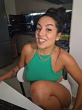 hot-babygirl Adlı Modelin Canlı XXX Sohbeti
