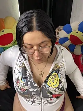 MsConejitaa Show in webcam