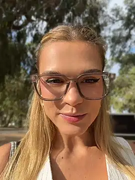 Nicoleevien Adlı Modelin Web Kamerası Şovu