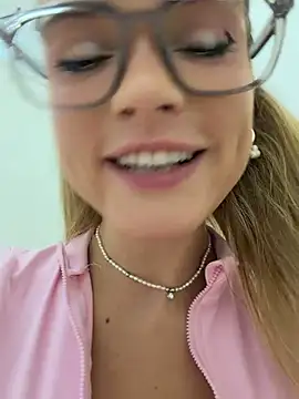 Nicoleevien 在線直播表演