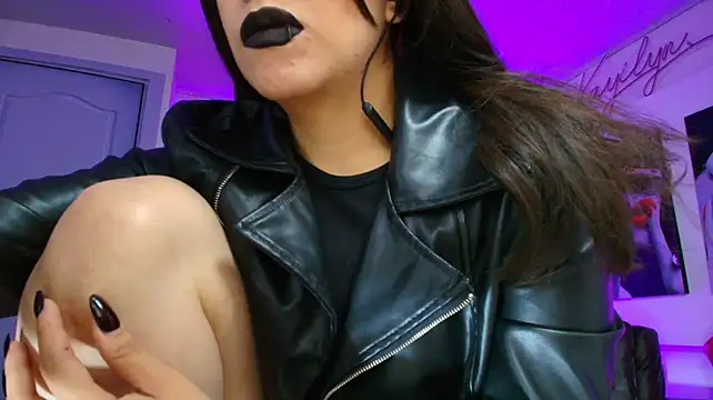 Show modela kayilyn na web-kameri
