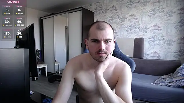 Show modela SerzhKorol1 na web-kameri