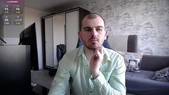 SerzhKorol1 webcam show