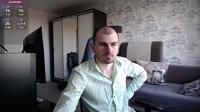SerzhKorol1's Webcam Show