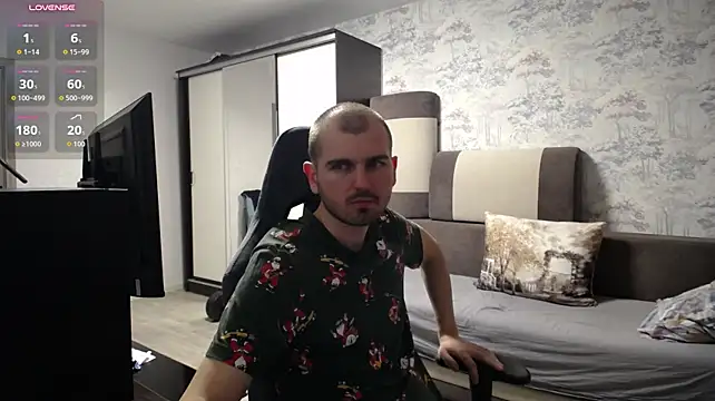 SerzhKorol1 Pertunjukan Webcam