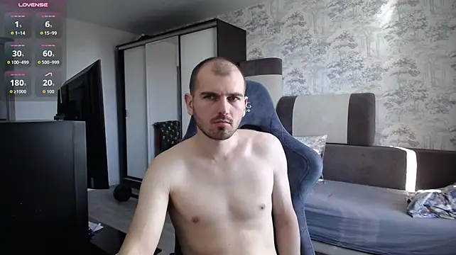 Show modela SerzhKorol1 na web-kameri