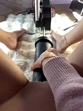 ChiaraLewis – webcam-show