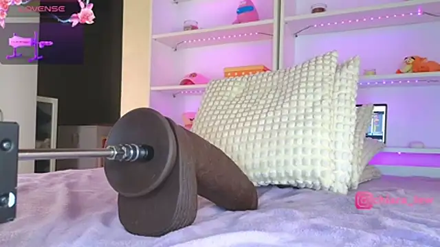 ChiaraLewis Webcamshow