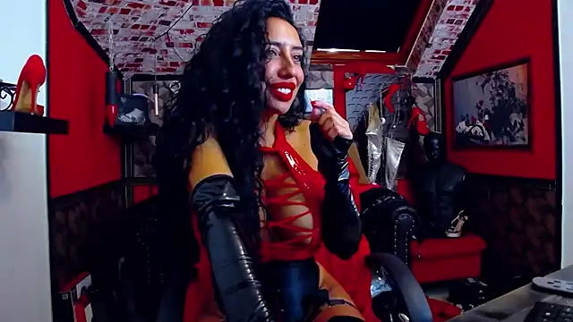 DommeBellatrix's Live XXX Chat