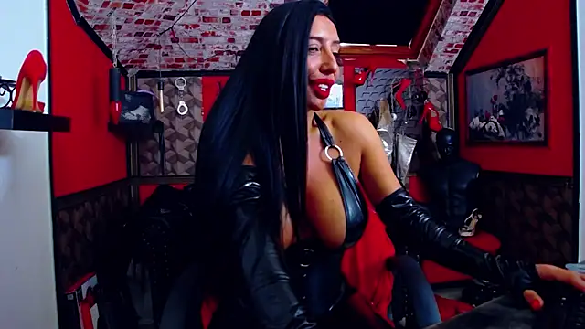 Chat +18 de DommeBellatrix ao vivo