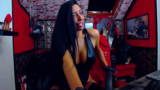 DommeBellatrix's Live XXX Chat