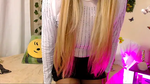 Jolie-Mature's Webcam Show