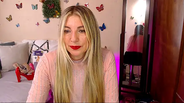 Jolie-Mature's Webcam Show
