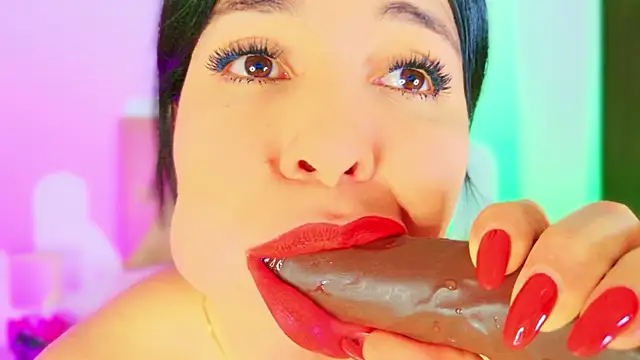 CharlootteEvans' Live XXX Chat