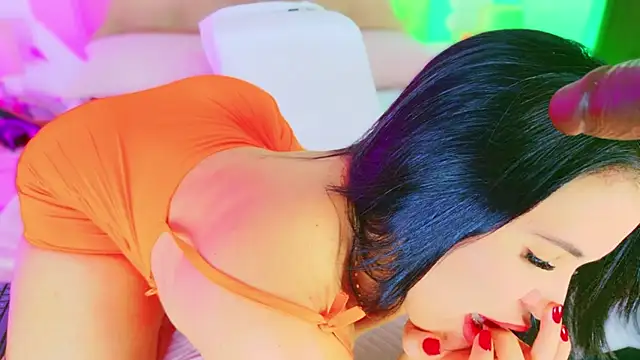 CharlootteEvans' Webcam Show