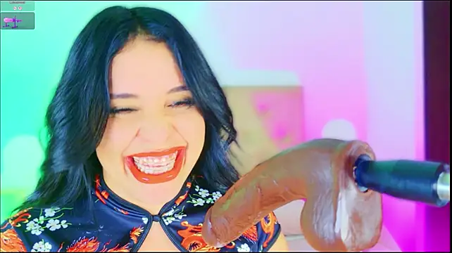 CharlootteEvans Show in webcam
