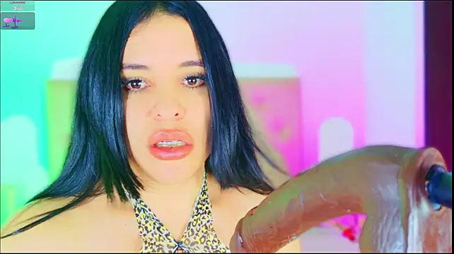 CharlootteEvans' Live XXX Chat