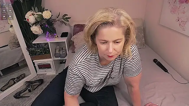 Lorabigass 라이브 XXX 채팅