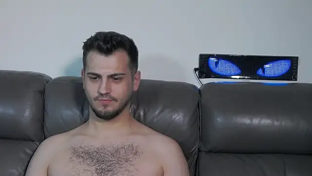 CrazyDom1 Show in webcam