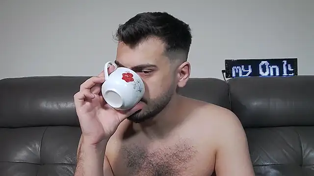 CrazyDom1 Show in webcam