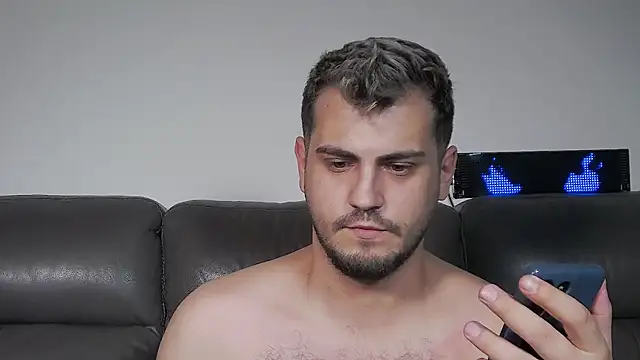 Chat +18 de CrazyDom1 ao vivo