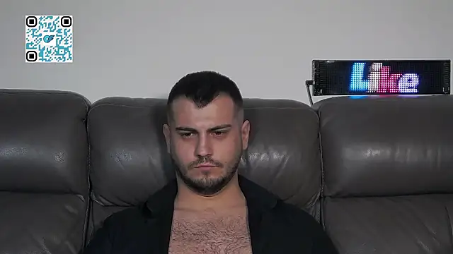 CrazyDom1 Show in webcam