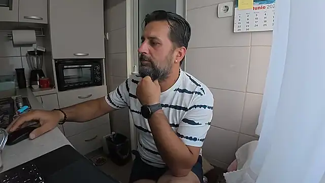 Pokazy przed kamerką – TARKAN1