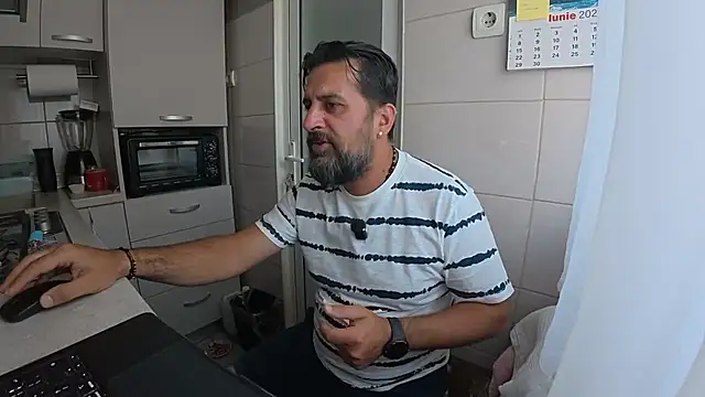 Pokazy przed kamerką – TARKAN1