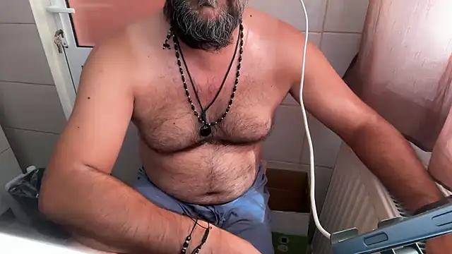 TARKAN1: διαδικτυακό σόου στην κάμερα