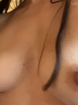 TheGirlWhoStandsUp Webcam-Show