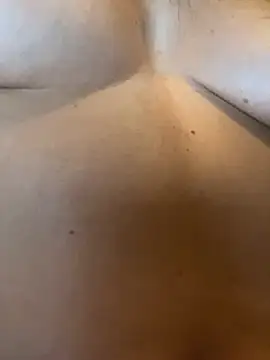 TheGirlWhoStandsUp webcam show