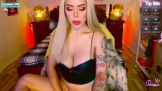 Show modela _QueenGoddess_ na web-kameri