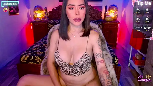 _QueenGoddess_ Show in webcam