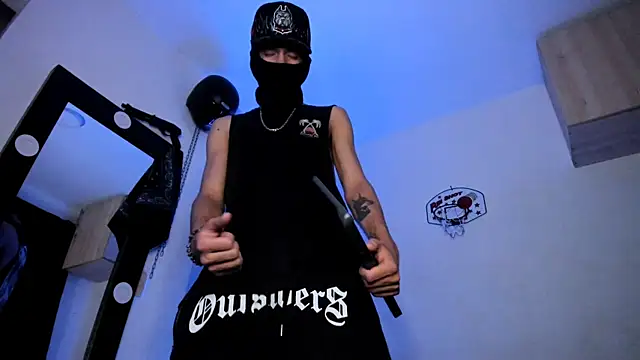 Samuel_Suarez: διαδικτυακό σόου στην κάμερα