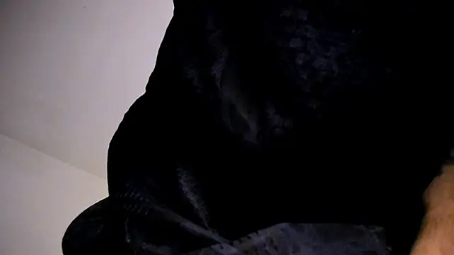Samuel_Suarez Show in webcam