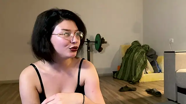 Love_plat1na: διαδικτυακό σόου στην κάμερα