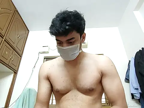 sukku3 Show in webcam
