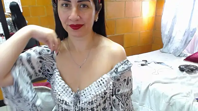 charlote_temple Chat XXX live