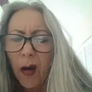 EvaRobinson's Live XXX Chat