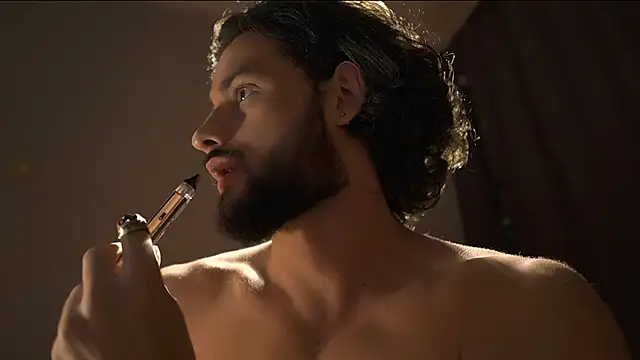 Keen___Luckystrike Adlı Modelin Web Kamerası Şovu