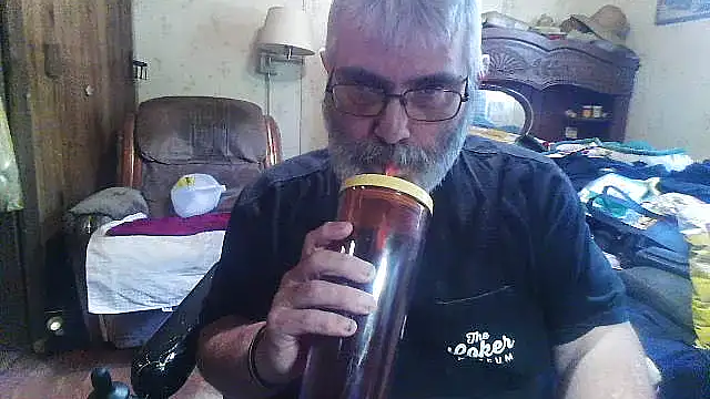 hearseguy77: διαδικτυακό σόου στην κάμερα