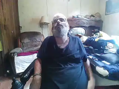 hearseguy77 Adlı Modelin Canlı XXX Sohbeti