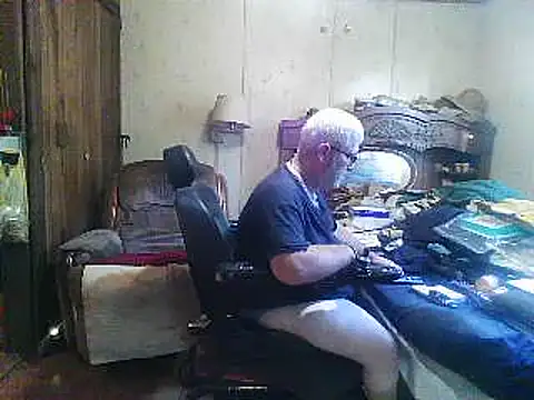 hearseguy77 Show in webcam