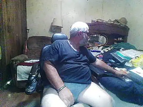 הופעת וובקאם של hearseguy77