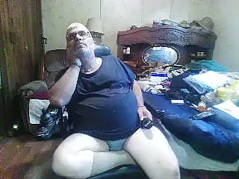 הופעת וובקאם של hearseguy77