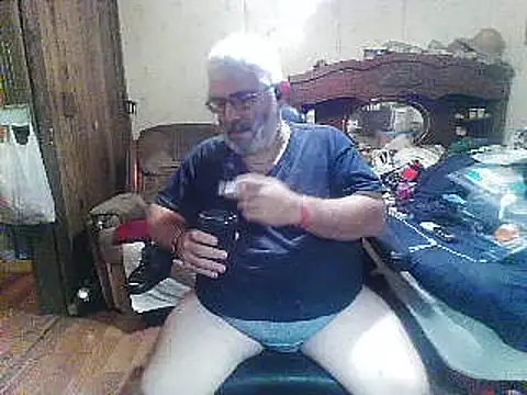 Show modela hearseguy77 na web-kameri